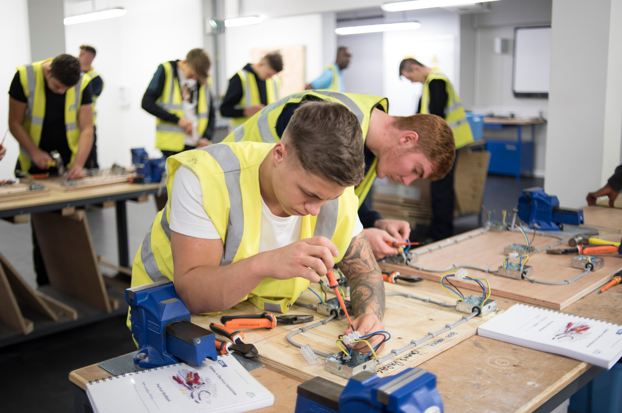5 reasons why a JTL apprenticeship could be for you